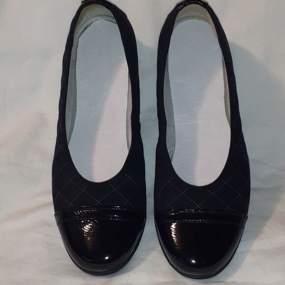Waldlaufer Patent Leather Cap Toe & Heel Quilted Suede Flat Shoes Size 10 - Picture 1 of 9